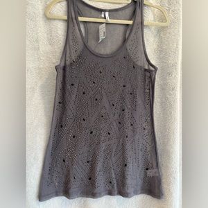 Studio Y Woman’s stylish tank